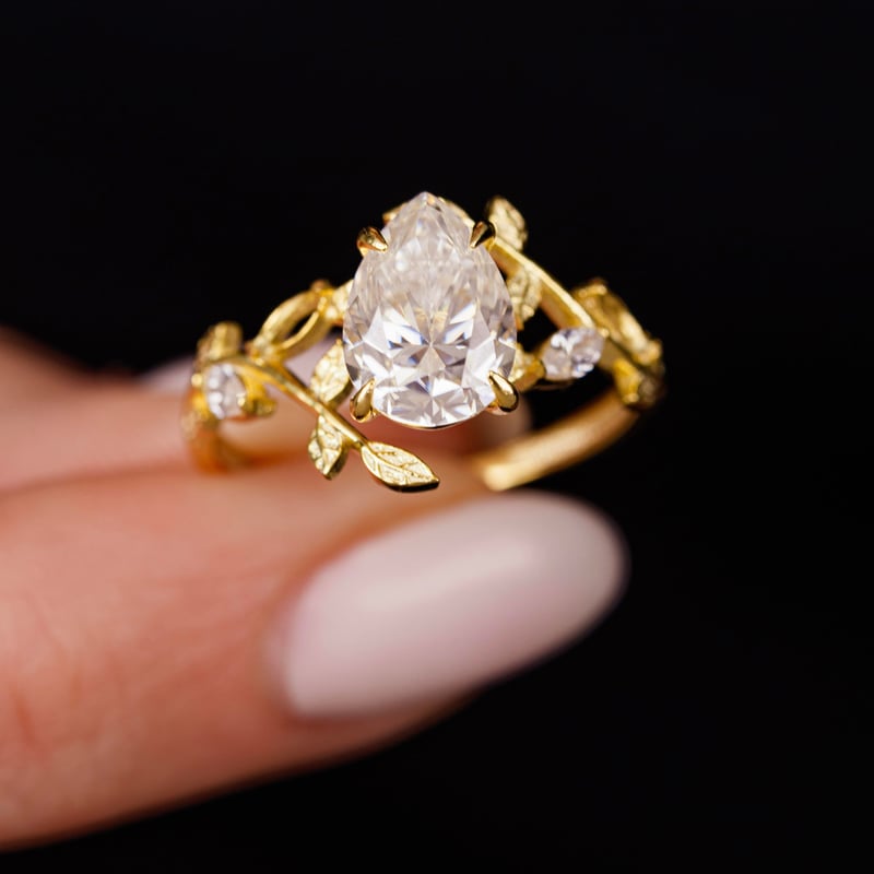 2.00 Karat Mozanit Bahar Damlası Gold Renk Tektaş Gümüş Yüzük