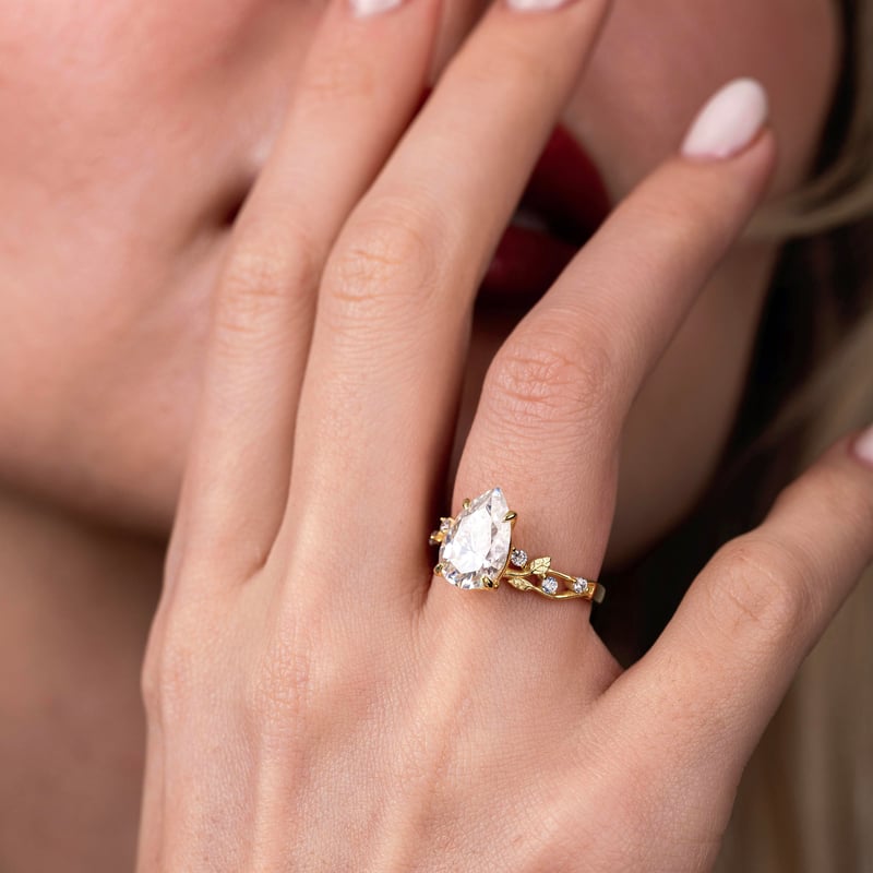 2.00 Karat Mozanit Bahar Damlası Gold Renk Tektaş Gümüş Yüzük