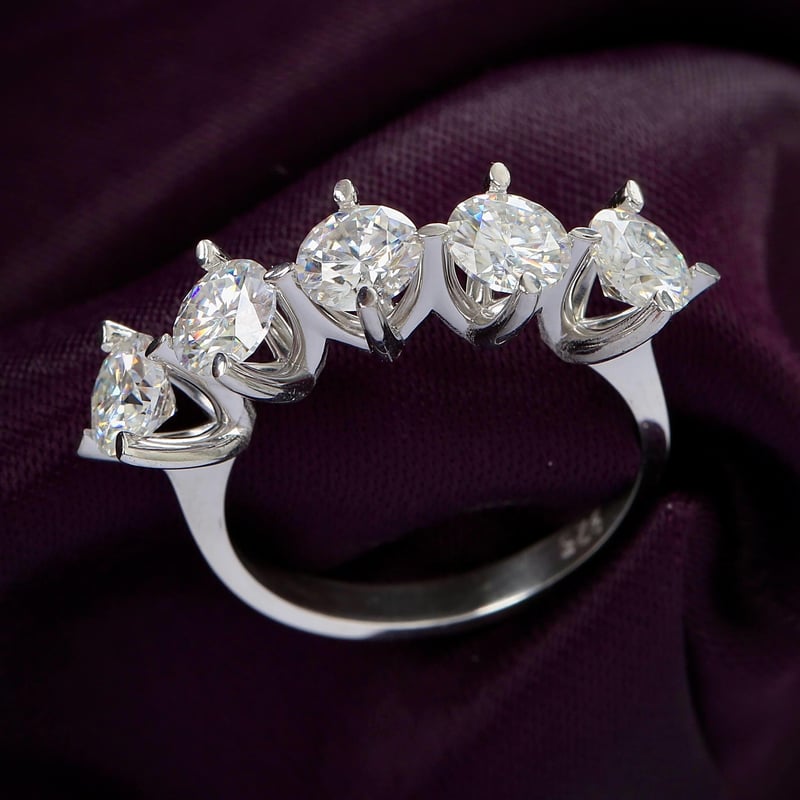 2.50 Karat Mozanit Markiz Masalı Beştaş Gümüş Yüzük