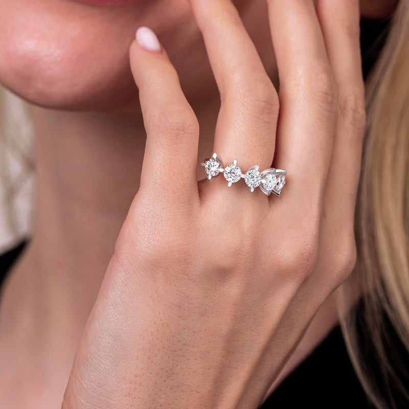 2.50 Karat Mozanit Markiz Masalı Beştaş Gümüş Yüzük