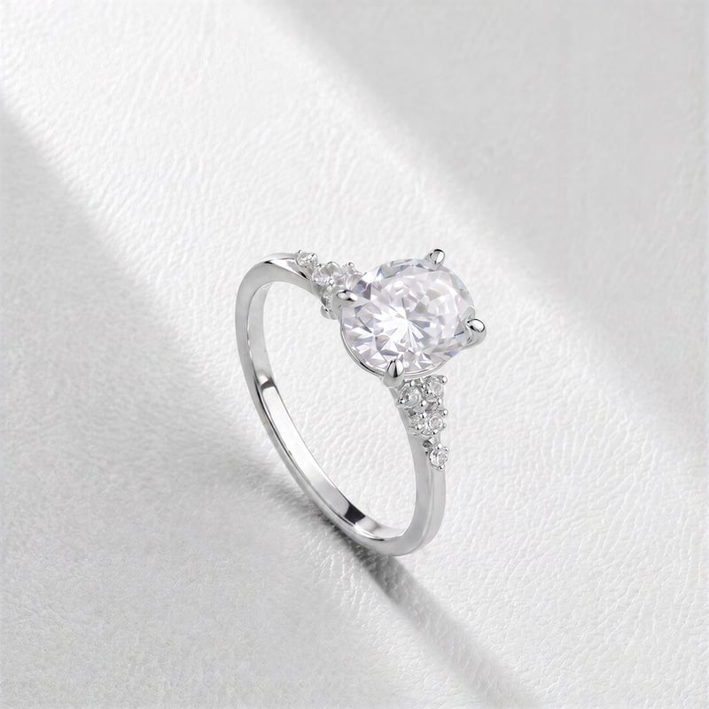 2.00 Karat Mozanit Oval Kesim Yıldız Tozu Tektaş Gümüş Yüzük