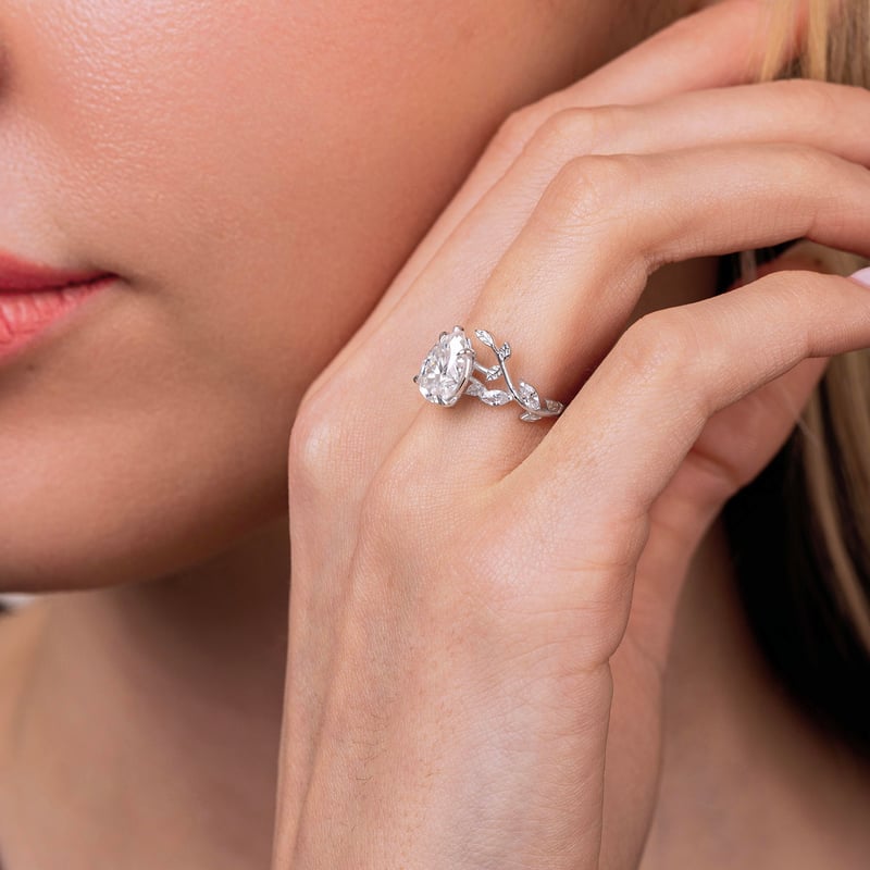 2.00 Karat Mozanit Bahar Damlası Tektaş Gümüş Yüzük