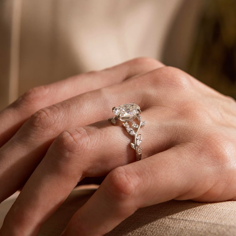 2.00 Karat Mozanit Bahar Damlası Tektaş Gümüş Yüzük