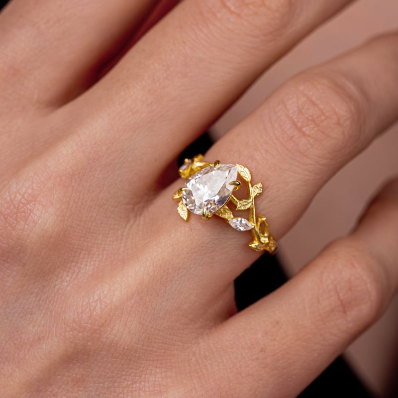 2.00 Karat Mozanit Bahar Damlası Gold Renk Tektaş Gümüş Yüzük