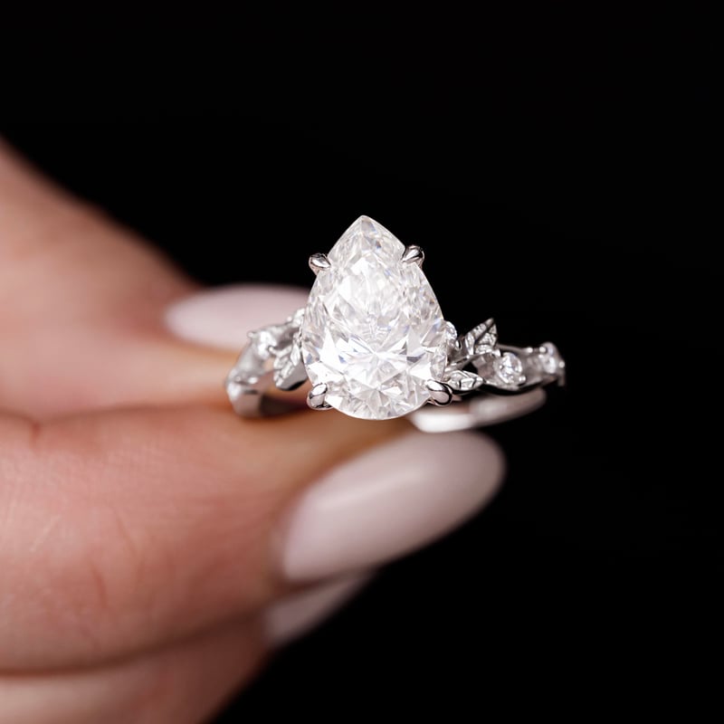 4.00 Karat Mozanit Aşk Baharı Tektaş Gümüş Yüzük