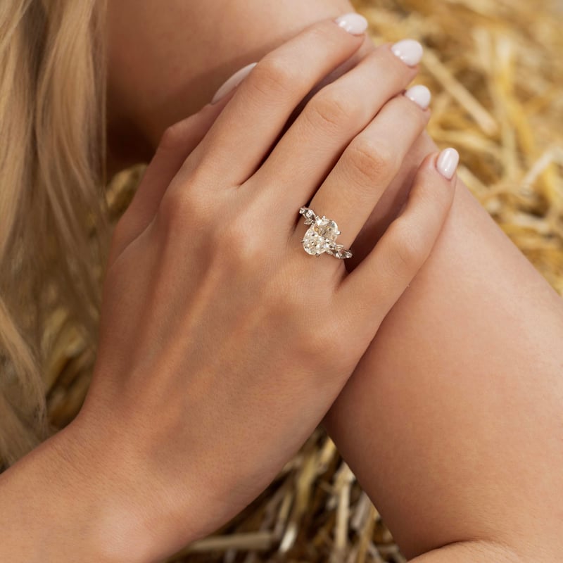 4.50 Karat Mozanit Bahar Bestesi Tektaş Gümüş Yüzük