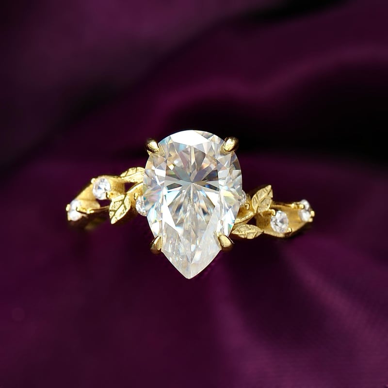 4.00 Karat Mozanit Aşk Baharı Gold Renk Tektaş Gümüş Yüzük