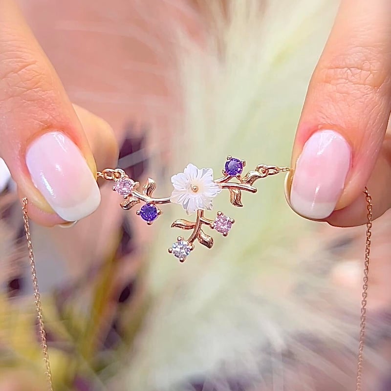 Bahar Esintisi Manolya Çiçeği Rose Renk Gümüş Kolye