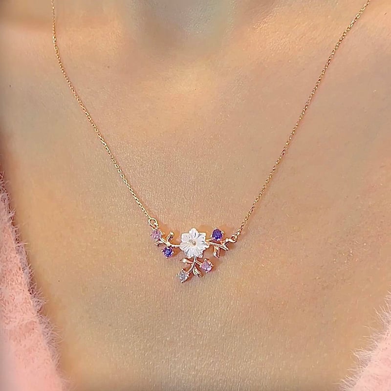 Bahar Esintisi Manolya Çiçeği Rose Renk Gümüş Kolye