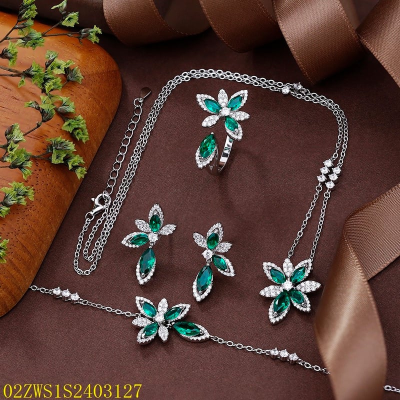 Çiçek Narinliği Safir Rengi Gümüş Bileklik