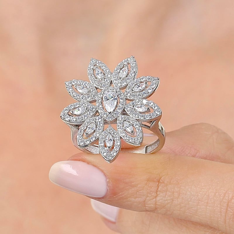 Effective Diamon Işıltı Çiçeği Gümüş Yüzük