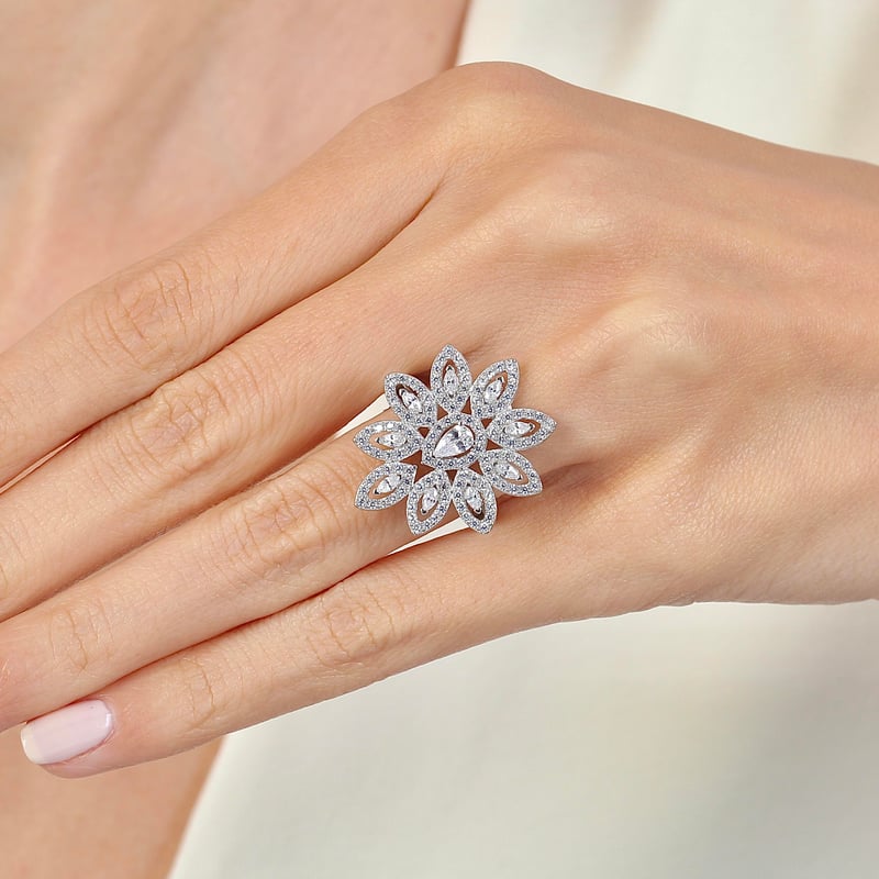 Effective Diamon Işıltı Çiçeği Gümüş Yüzük