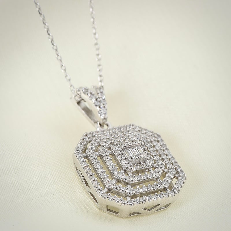 Effective Diamond Baget Efsanesi Gümüş Kolye