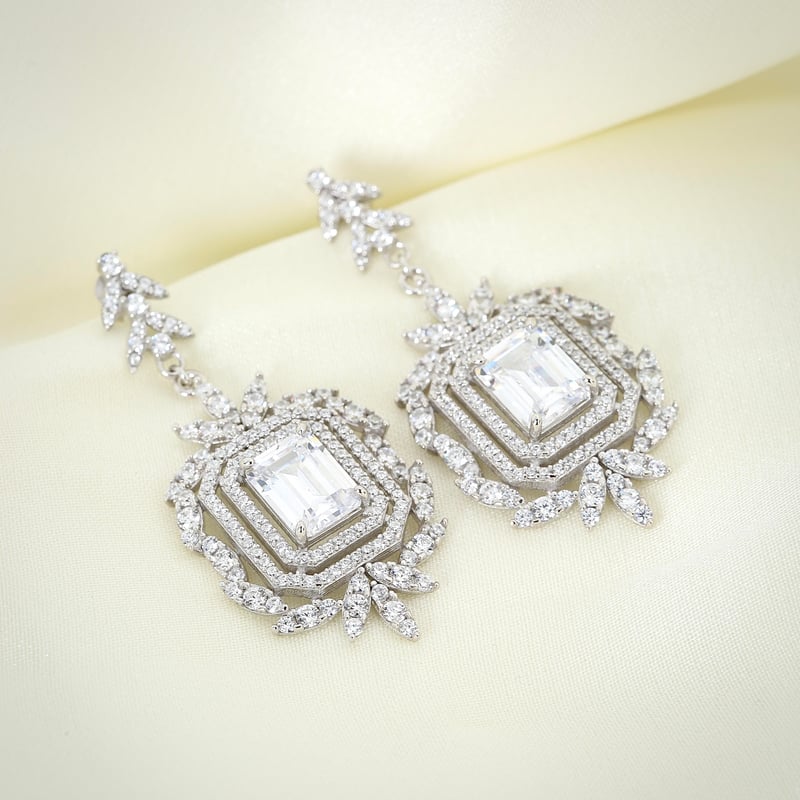 Effective Diamond İhtişam Güneşi Gümüş Küpe