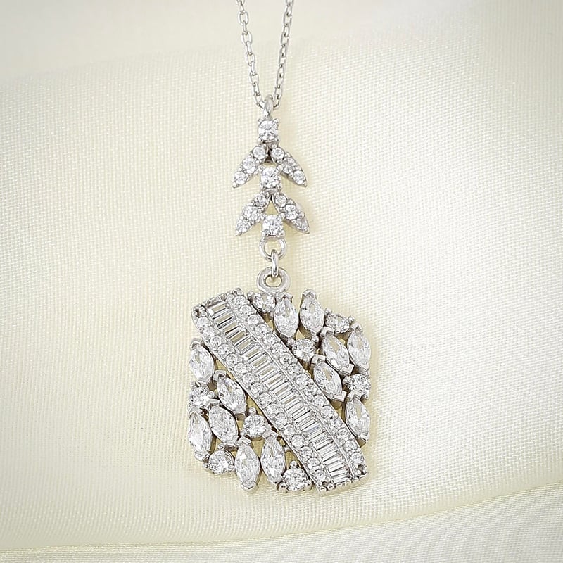 Effective Diamond Işıltı Bestesi Gümüş Kolye