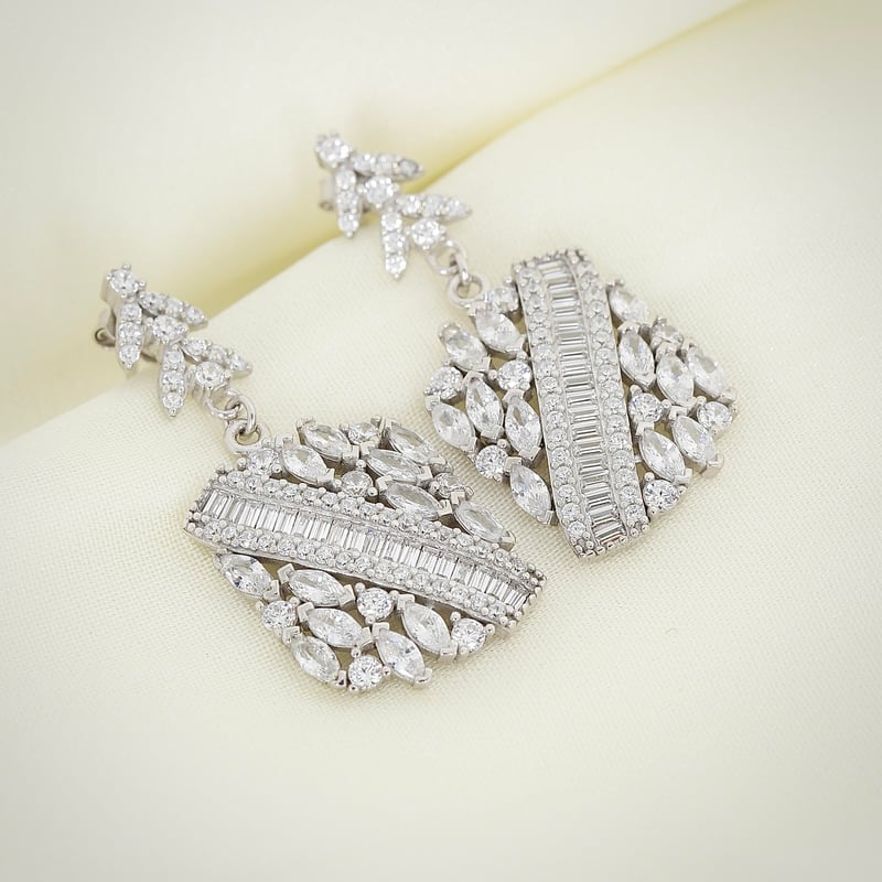 Effective Diamond Işıltı Bestesi Gümüş Küpe