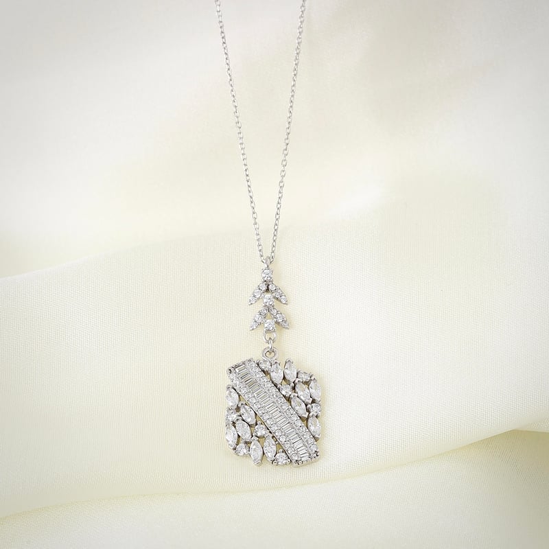 Effective Diamond Işıltı Bestesi Gümüş Kolye