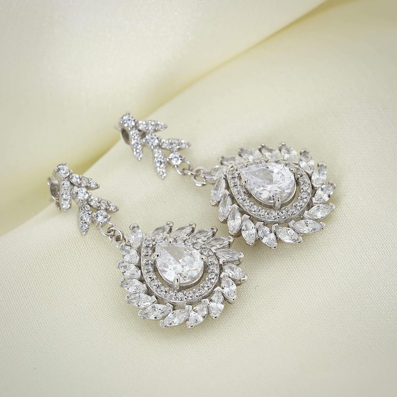 Effective Diamond Işıltılı Markiz Serenatı Gümüş Küpe