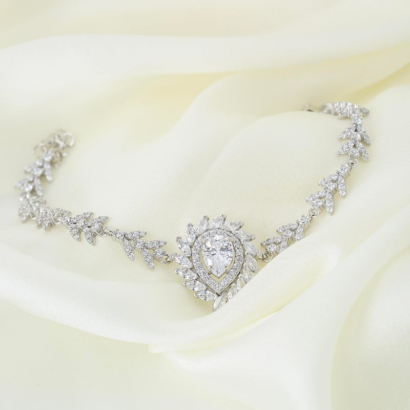 Effective Diamond Işıltılı Markiz Serenatı Gümüş Bileklik