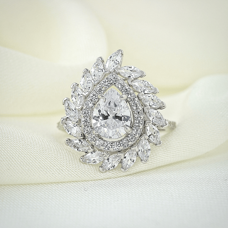 Effective Diamond Işıltılı Markiz Serenatı Gümüş Yüzük