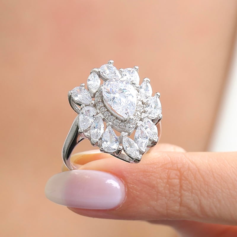 Effective Diamond İstanbul İhtişamı Işıltılı Gümüş Yüzük