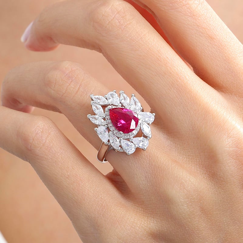 Effective Diamond İstanbul İhtişamı Sentetik Yakut Taşlı Gümüş Yüzük