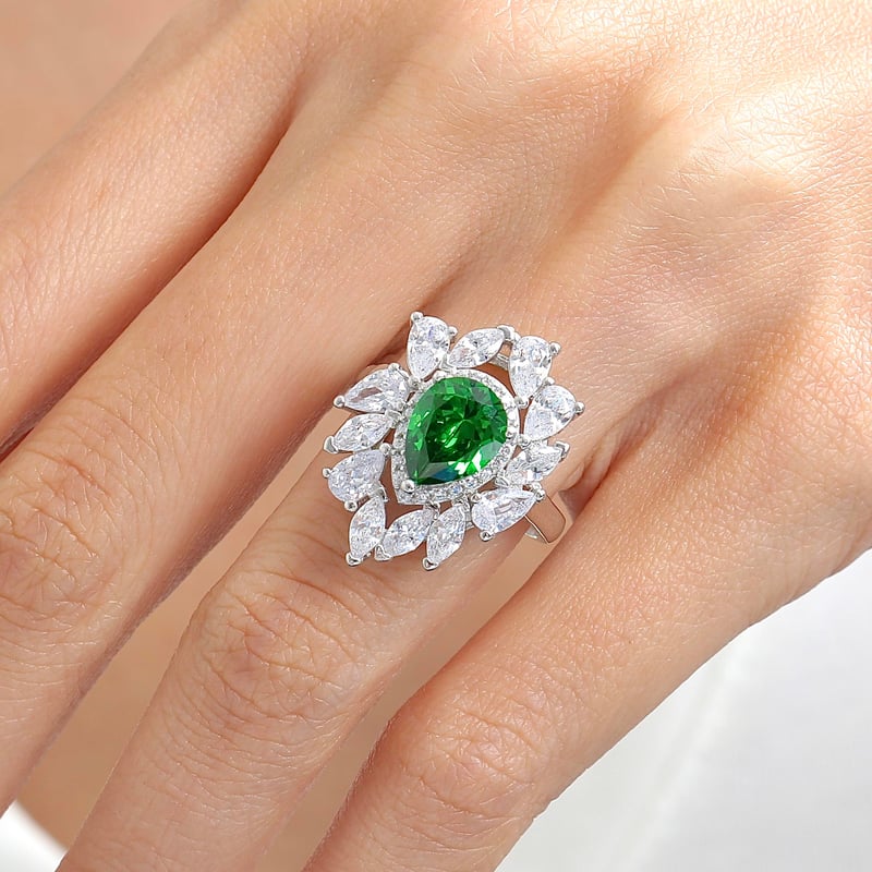 Effective Diamond İstanbul İhtişamı Sentetik Zümrüt Taşlı Gümüş Yüzük