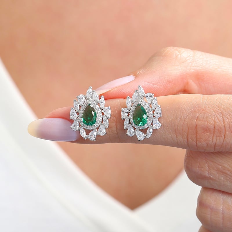 Effective Diamond İstanbul İhtişamı Sentetik Zümrüt Taşlı Gümüş Küpe