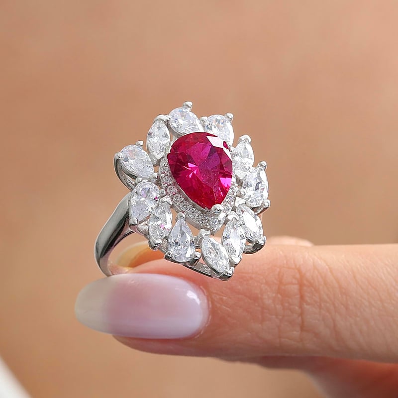 Effective Diamond İstanbul İhtişamı Sentetik Yakut Taşlı Gümüş Yüzük