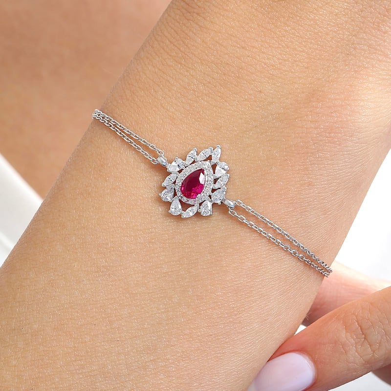 Effective Diamond İstanbul İhtişamı Sentetik Yakut Taşlı Gümüş Bileklik