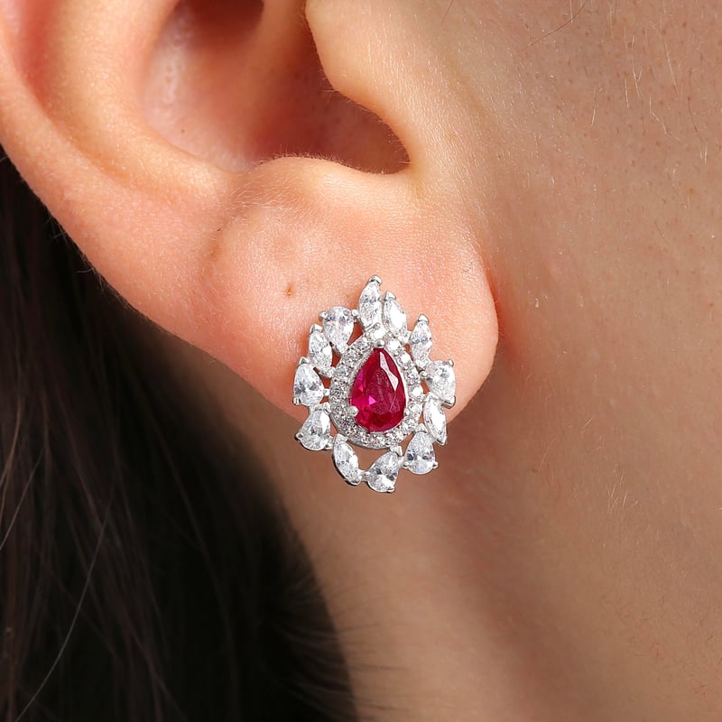 Effective Diamond İstanbul İhtişamı Sentetik Yakut Taşlı Gümüş Küpe