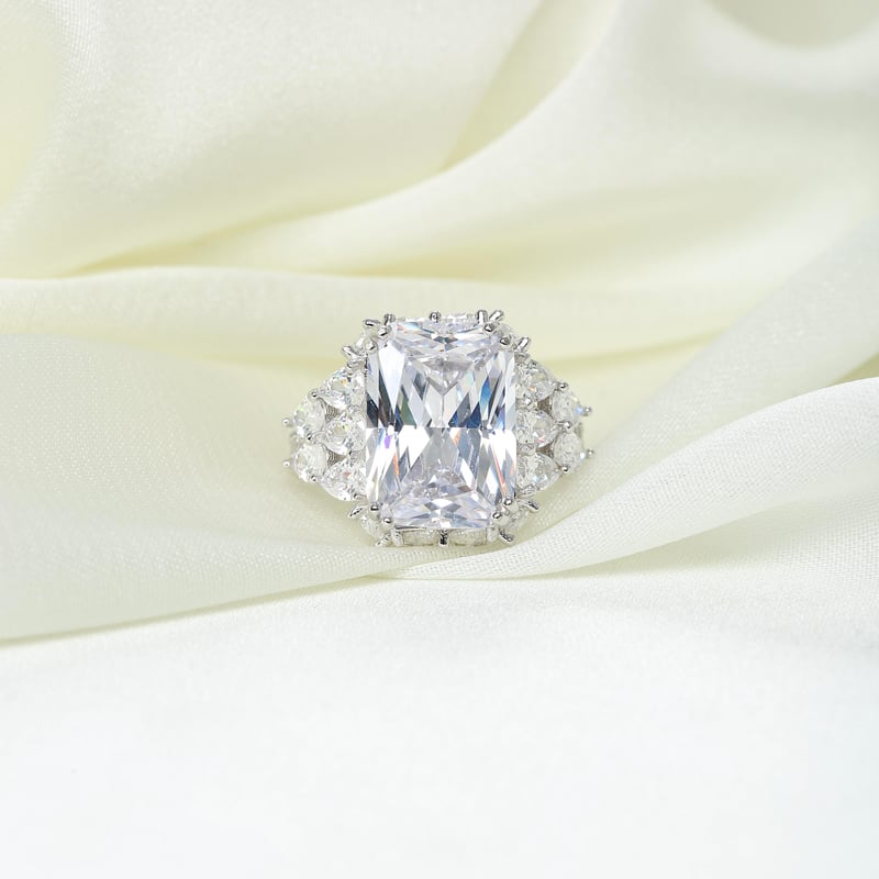 Effective Diamond Kraliyet Mirası Gümüş Yüzük