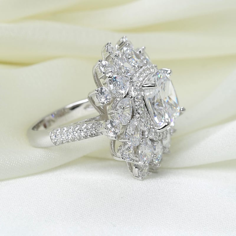 Effective Diamond Kristal Buketi Gümüş Yüzük