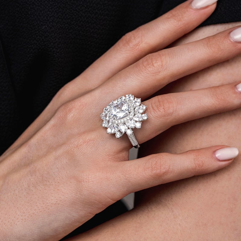 Effective Diamond Kristal Buketi Gümüş Yüzük