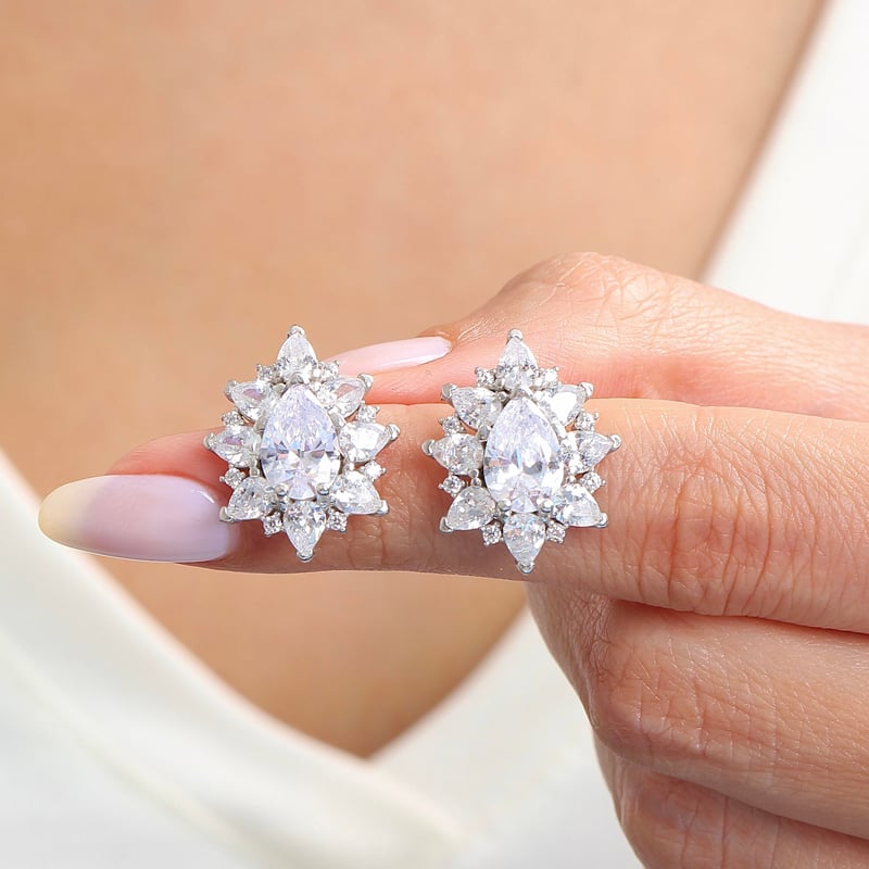 Effective Diamond Londra Tutkusu Işıltılı Gümüş Küpe