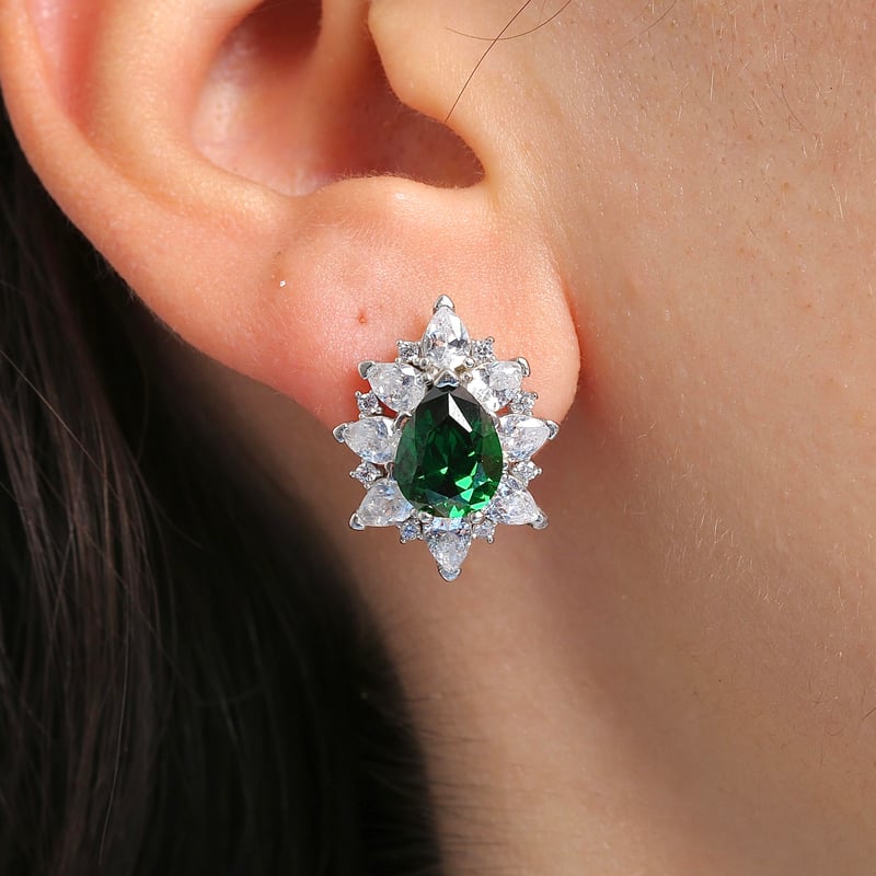 Effective Diamond Londra Tutkusu Sentetik Zümrüt Taşlı Gümüş Küpe