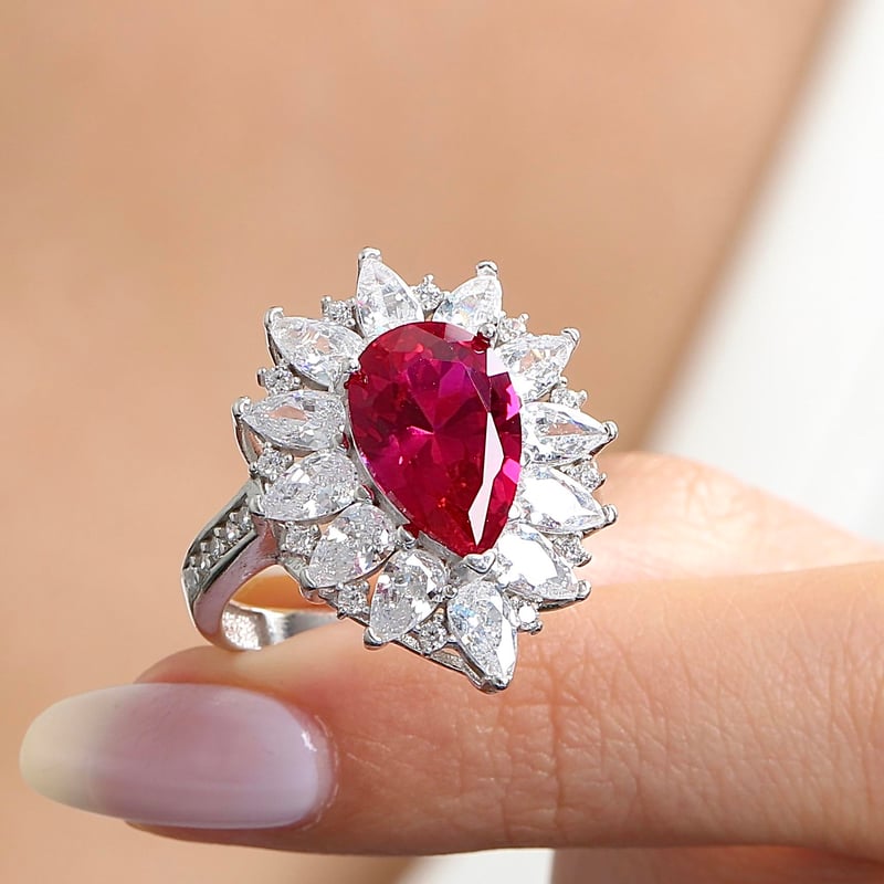 Effective Diamond Londra Tutkusu Sentetik Yakut Taşlı Gümüş Yüzük