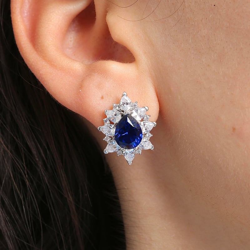 Effective Diamond Londra Tutkusu Sentetik Safir Taşlı Gümüş Küpe