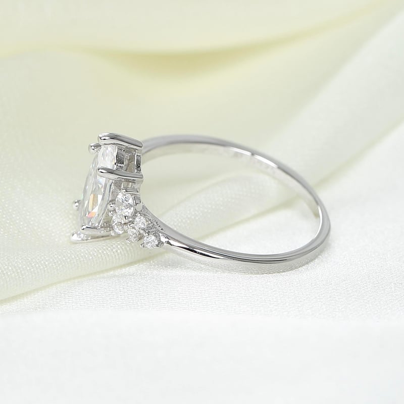 Effective Diamond Markiz Çiçeği Gümüş Yüzük