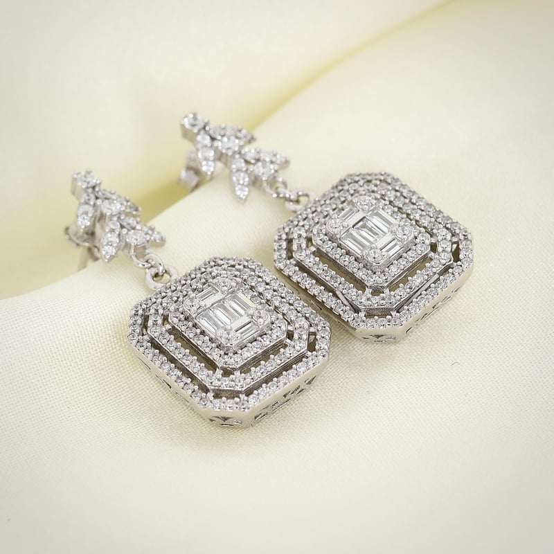 Effective Diamond Mega Baget Efsanesi Gümüş Küpe