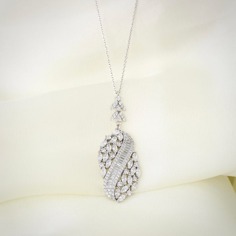 Effective Diamond Mega Işıltı Bestesi Gümüş Kolye