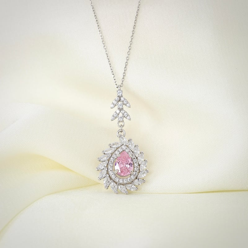 Effective Diamond Pink Taşlı Markiz Serenatı Gümüş Kolye