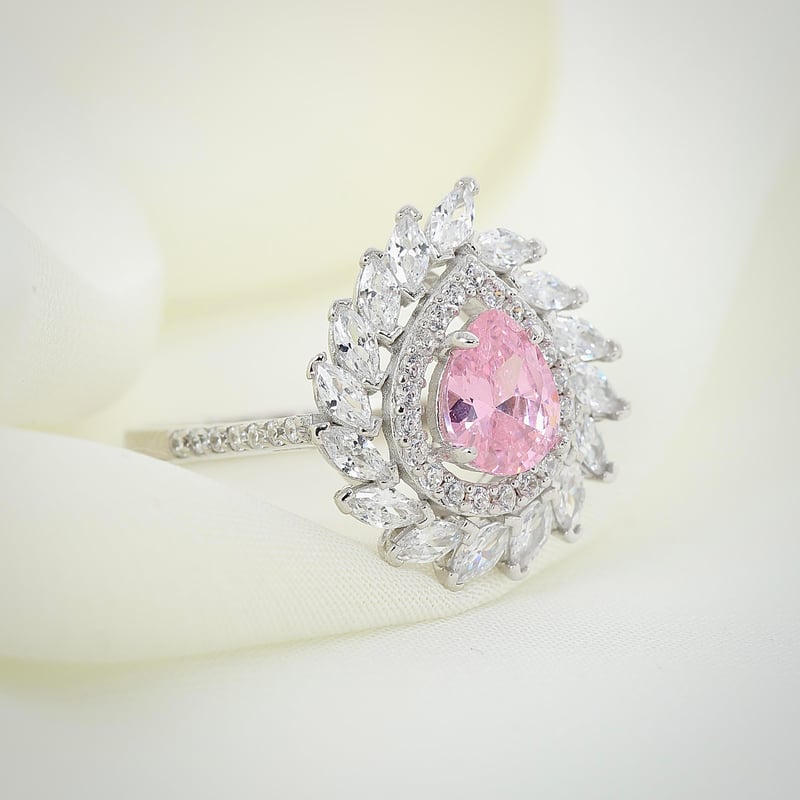 Effective Diamond Pink Taşlı Markiz Serenatı Gümüş Yüzük