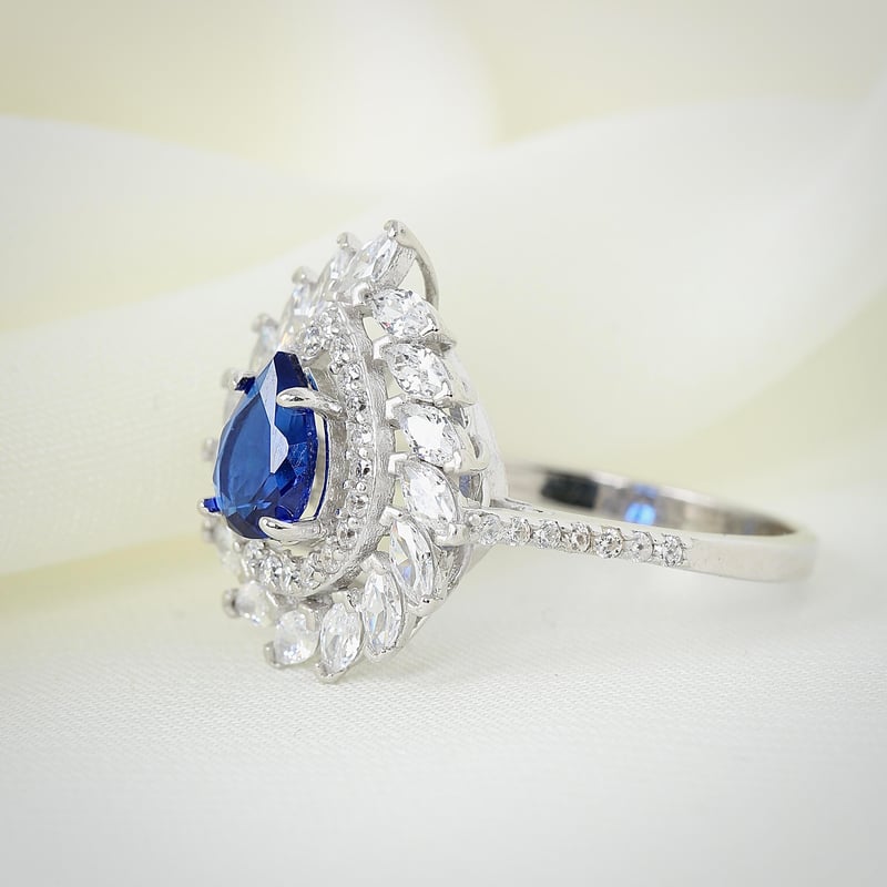 Effective Diamond Sentetik Sentetik Safir Markiz Serenatı Gümüş Yüzük