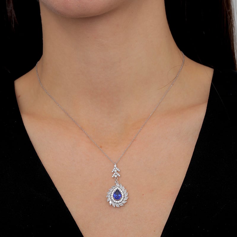 Effective Diamond Sentetik Sentetik Safir Markiz Serenatı Gümüş Kolye