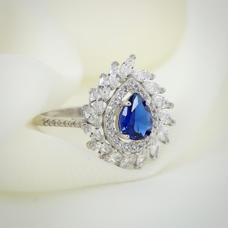 Effective Diamond Sentetik Sentetik Safir Markiz Serenatı Gümüş Yüzük