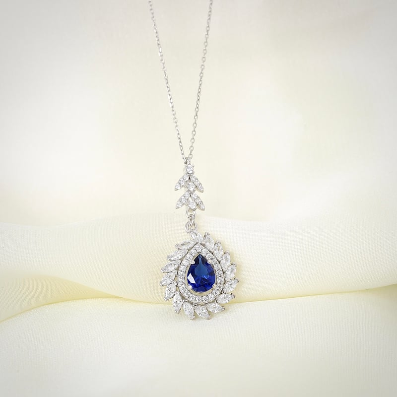 Effective Diamond Sentetik Sentetik Safir Markiz Serenatı Gümüş Kolye