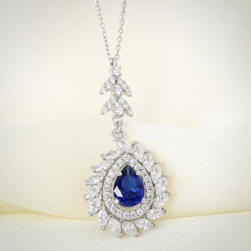 Effective Diamond Sentetik Sentetik Safir Markiz Serenatı Gümüş Kolye