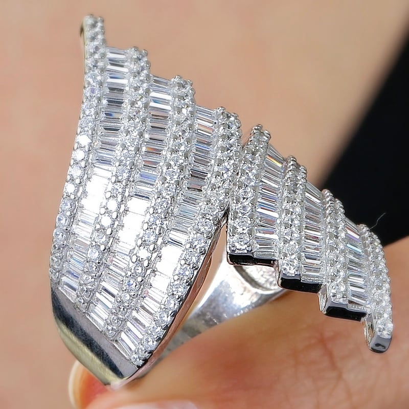 Effective Diamond Tutkulu Kavuşma Sarmal Gümüş Yüzük