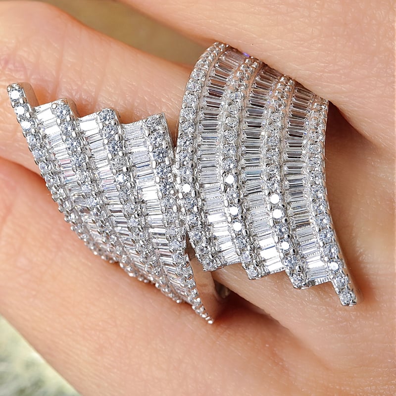 Effective Diamond Tutkulu Kavuşma Sarmal Gümüş Yüzük